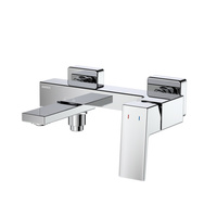 Bateria wannowa ścienna z przełącznikiem natrysku i ruchomą wylewką